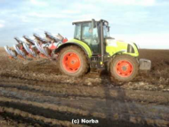 Traktoriai Claas Arion 530 ir John Deere 7810