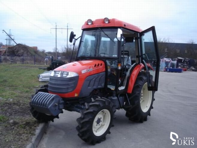 Traktorius KIOTI DK501